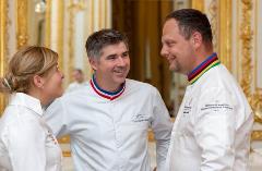 3 - Chefs talking