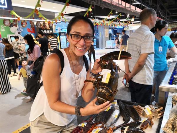 Beijing - Teresa Miller &amp; a lobster